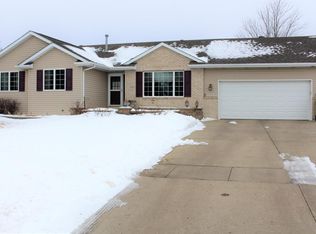 1687 Oakwood Dr, Worthington, MN 56187