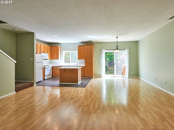 3rd image of 3084 SE Merriweather Dr