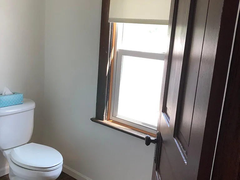 456 E School St — Photo 20