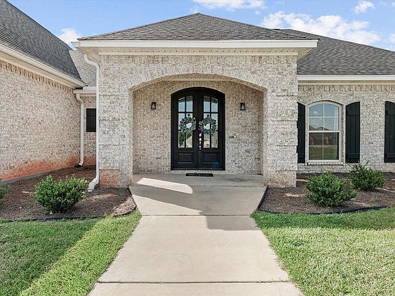 4th image of 63 Joan Dr