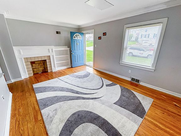 4th image of 309 Poplar St