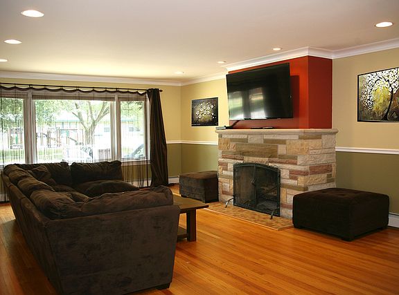 4th image of 9816 S 50th Ct