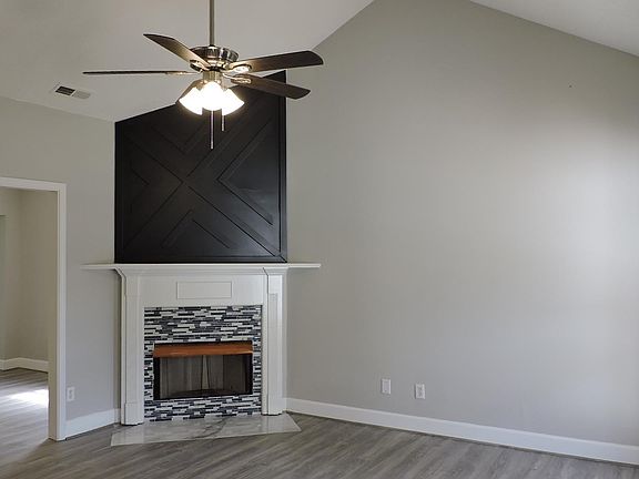 5th image of 305 Summerchase Dr