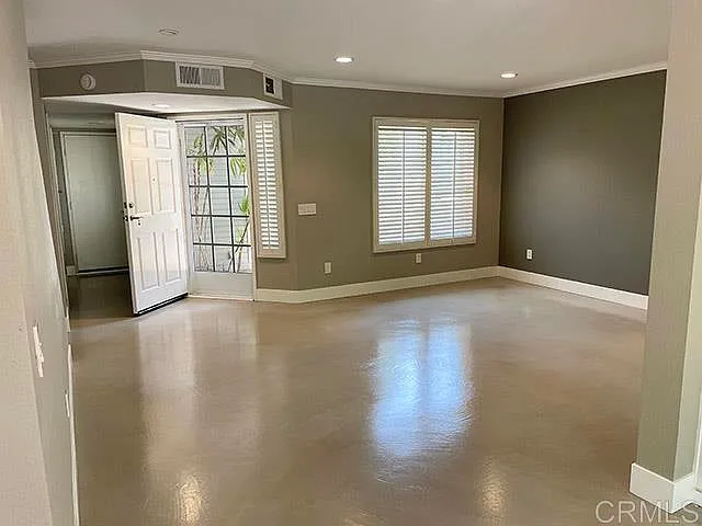 409 Windjammer Cir — Photo 4