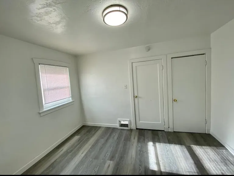 180 E Williams Ave — Photo 12