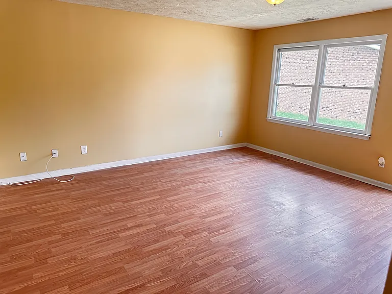384 Coates Rd #1 — Photo 3