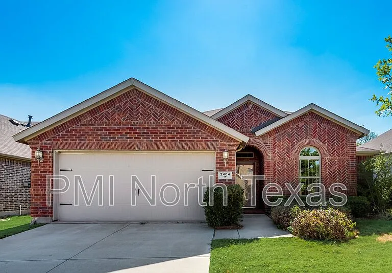 2404 Sun Creek Dr — Photo 1