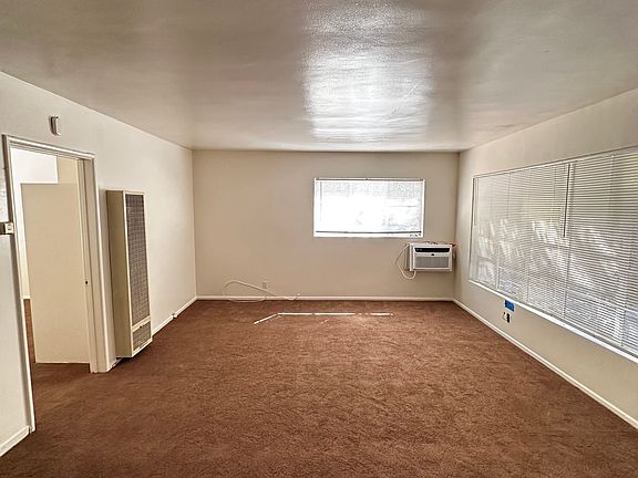 3rd image of 2821 Nina St APT A