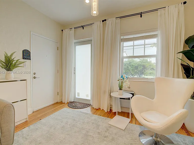 2463 Pine Tree Dr #3 — Photo 6