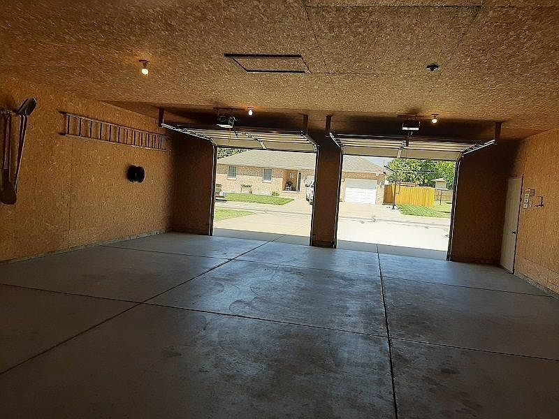 2nd image of 1218 & 1220 Grant St