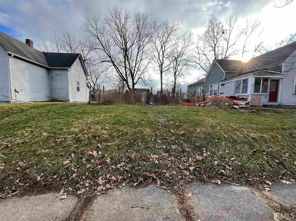 W 5th St, Anderson, IN 46016