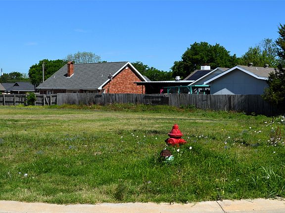 3rd image of 306 Preston Rd