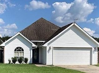 2 Bear Path, Picayune, MS 39466