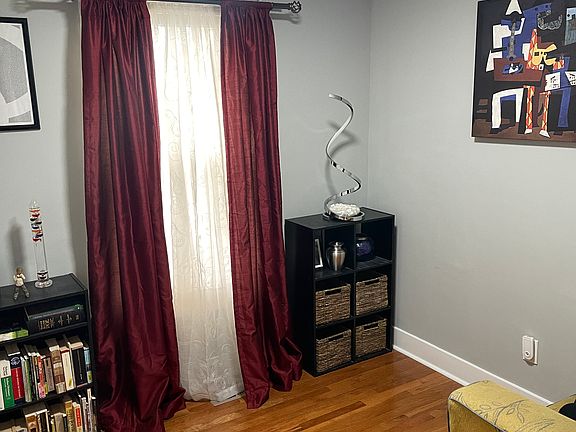 3rd image of 3631 Clarion Ave