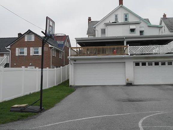 3rd image of 1417 Dewey Ave