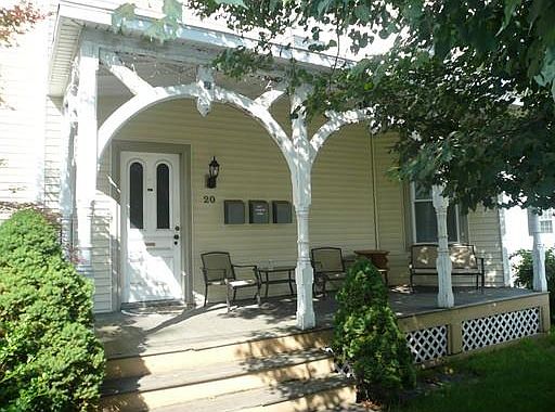 1st image of 20 Salem St #1