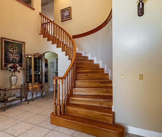 2201 Zacatecas Dr — Photo 14