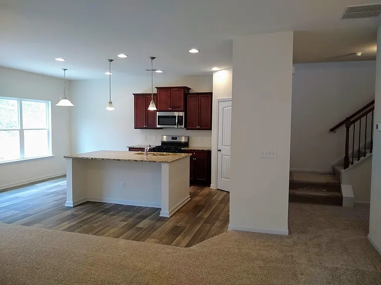 196 Bryon Ln — Photo 7
