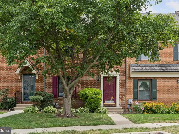 213 Troon Ct, Royersford, PA 19468