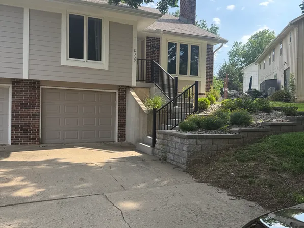 8330 Carter St, Overland Park, KS 66212
