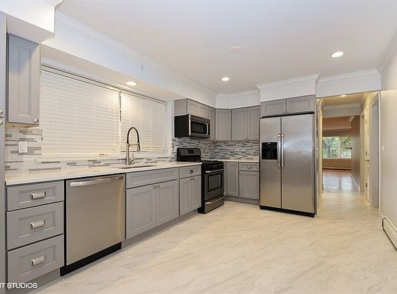 2nd image of 5719 N Fairfield Ave APT 2