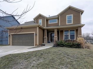 9544 Roundtree St, Lenexa, KS 66220