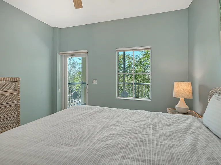 1308 Old Stickney Point Rd #W32 — Photo 36