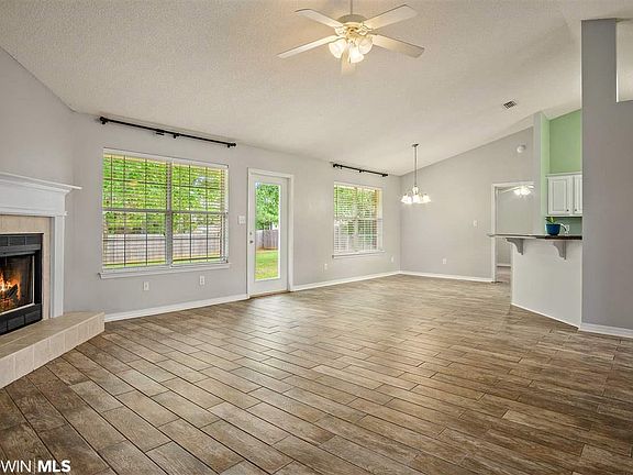4th image of 30621 Pinyon Dr