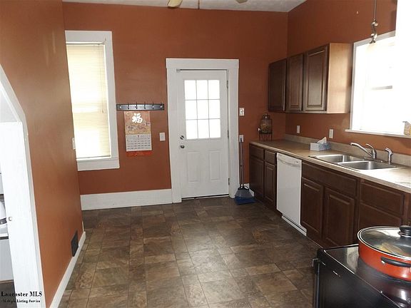 5th image of 411 N Pleasant St