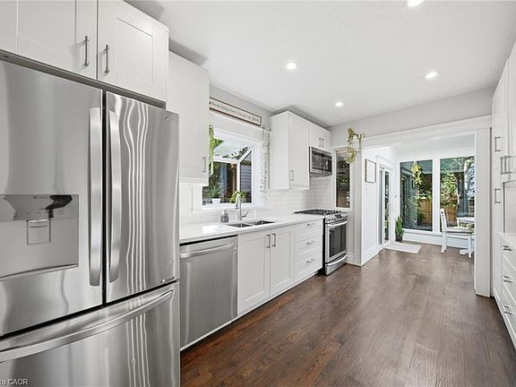 4th image of 14 Albert St