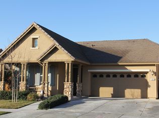 332 Cabernet Dr, Oakdale, CA 95361