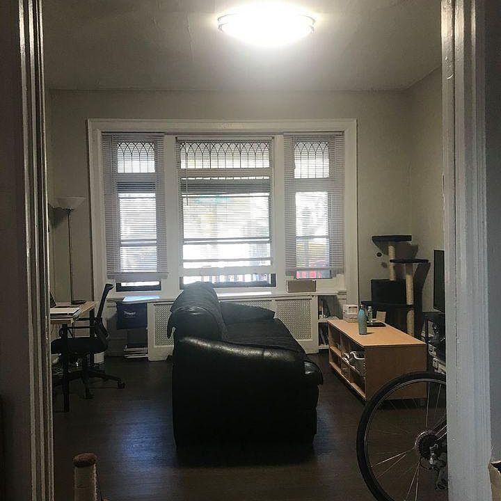 The archway has sliding doors that close for added privacy.