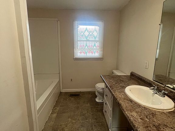 5th image of 148 W Peach St #1