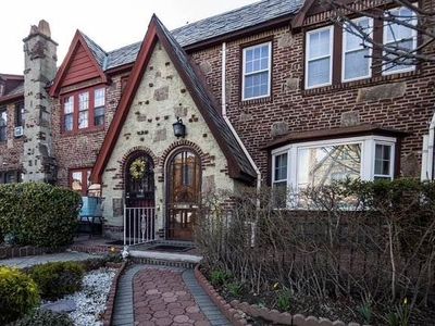 88-31 62 Drive, Rego Park, NY, 11374