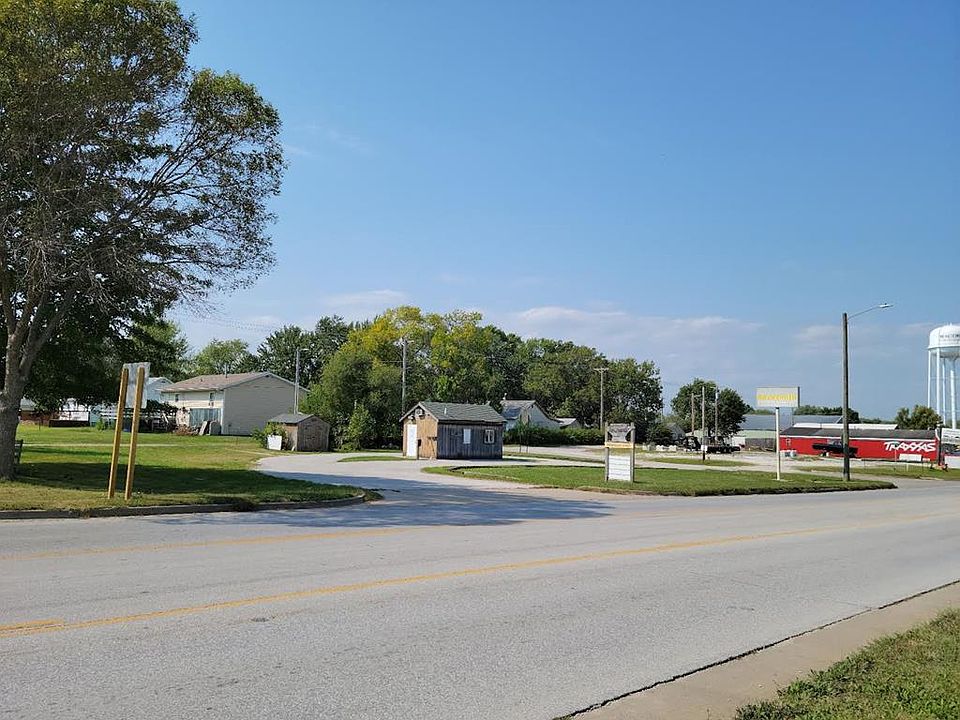 1st image of 1002 S Missouri St