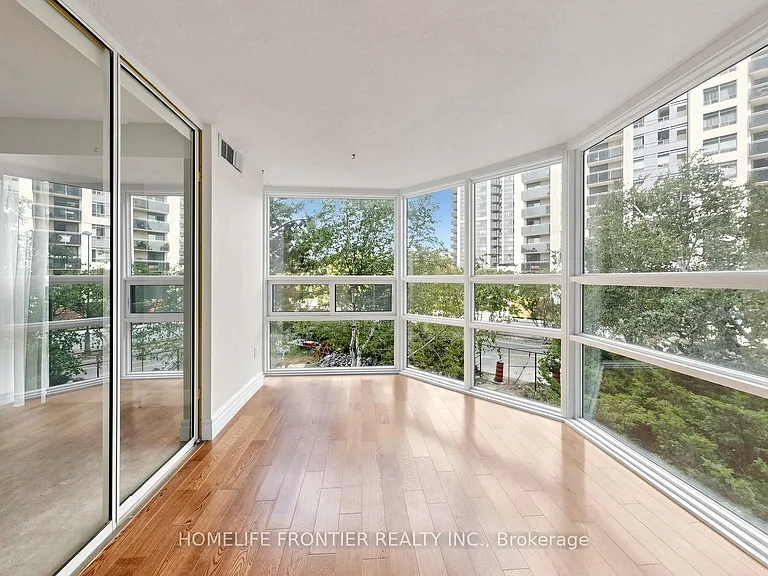131 Beecroft Rd #203 — Photo 21