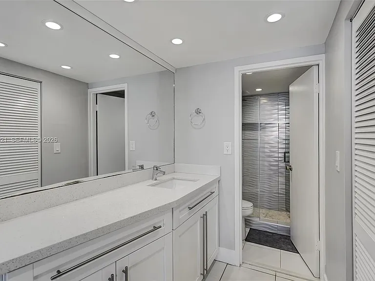 3725 S Ocean Dr #1519 — Photo 12