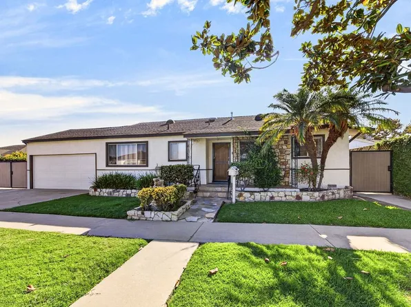 11820 Rose Hedge Dr, Whittier, CA 90606