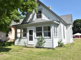 918 C Ave NW, Cedar Rapids, IA 52405