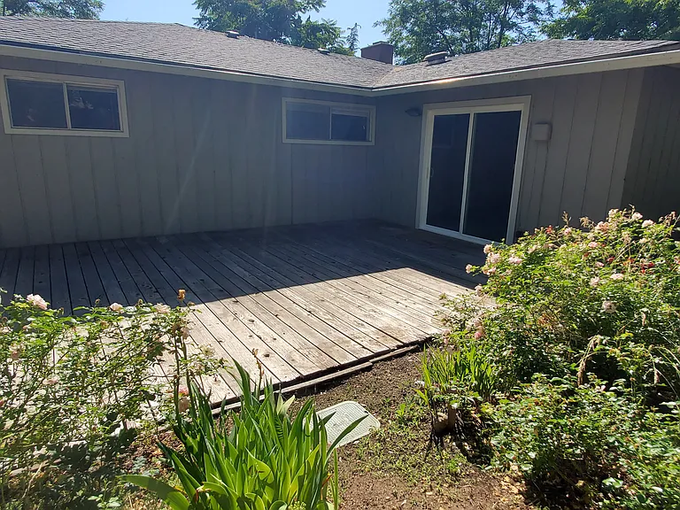 441 Eastwood Dr — Photo 8