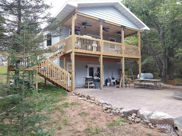 3186 N Us Highway 41, Trenary, MI 49891