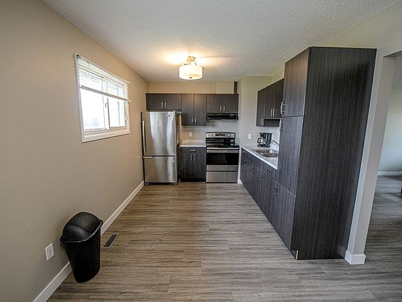 3rd image of 9319 109th Ave #A