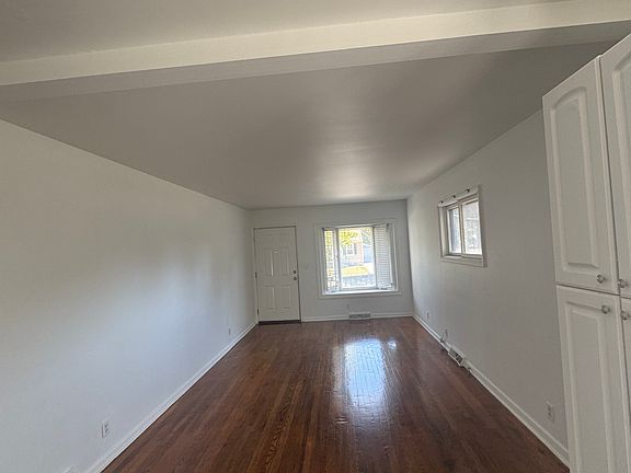 4th image of 917 Sheridan Ave