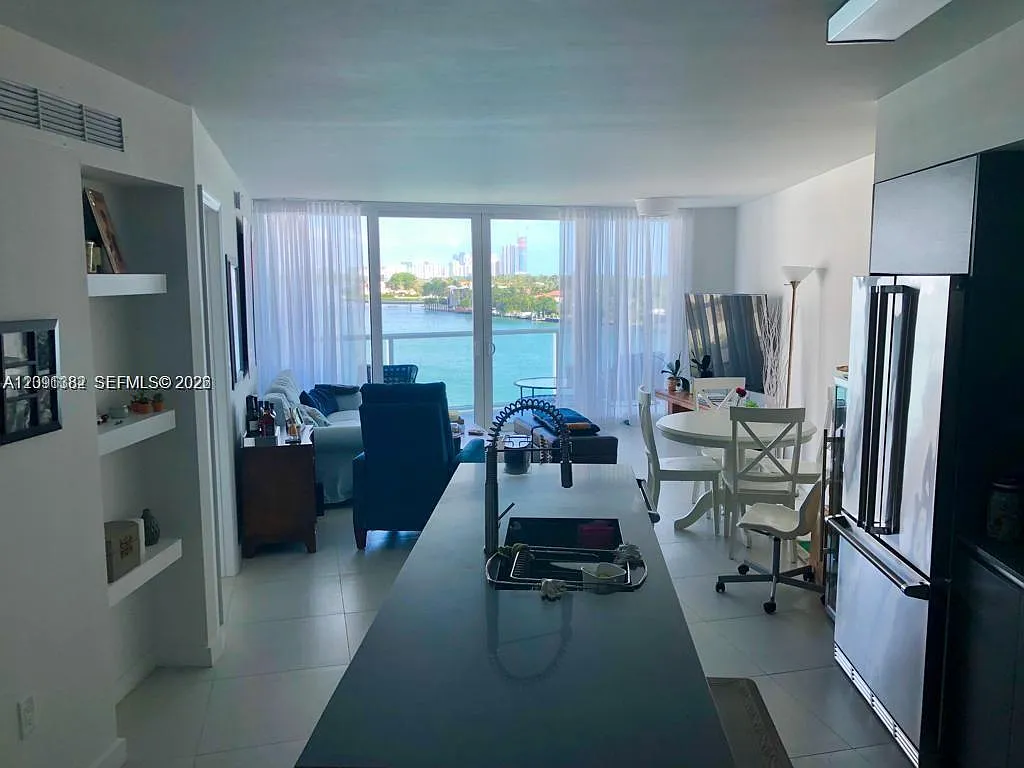9821 E Bay Harbor Dr — Photo 4