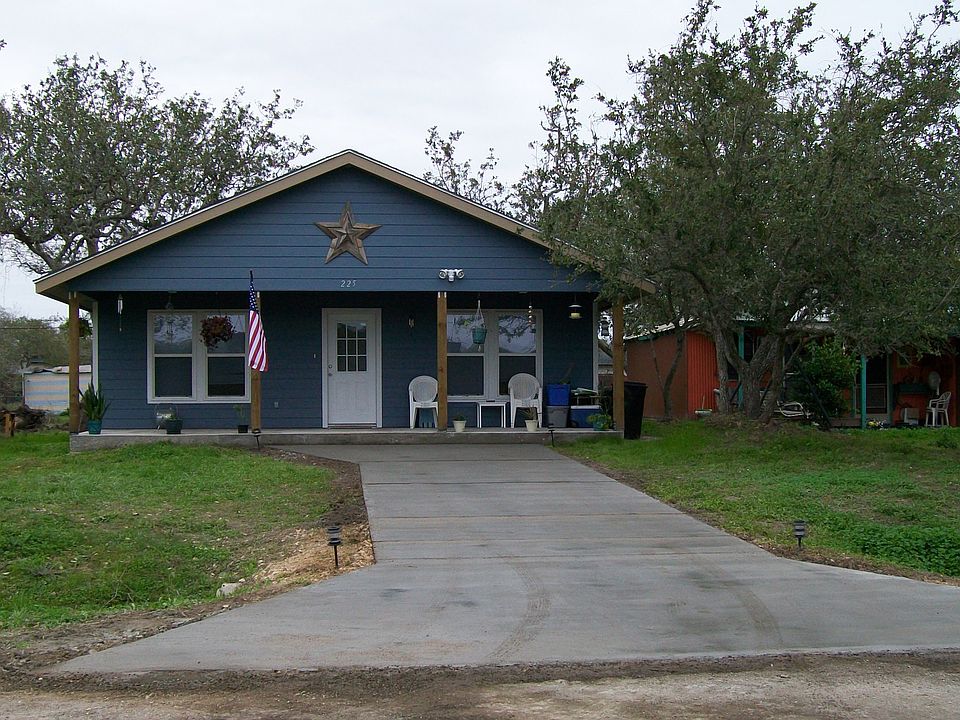 1st image of 225 Lakeview Dr