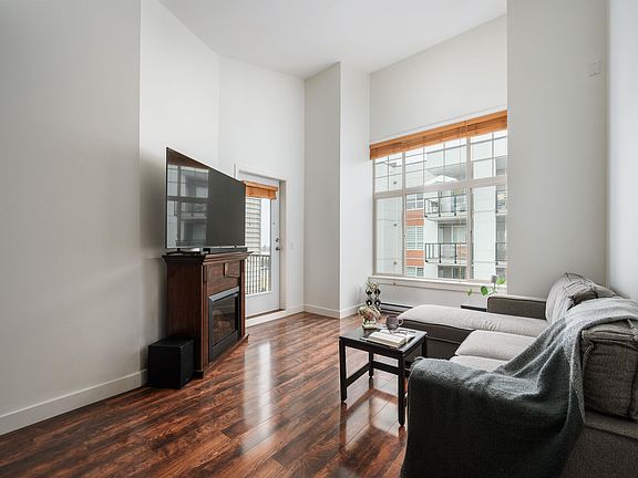 3rd image of 11887 Burnett St #414