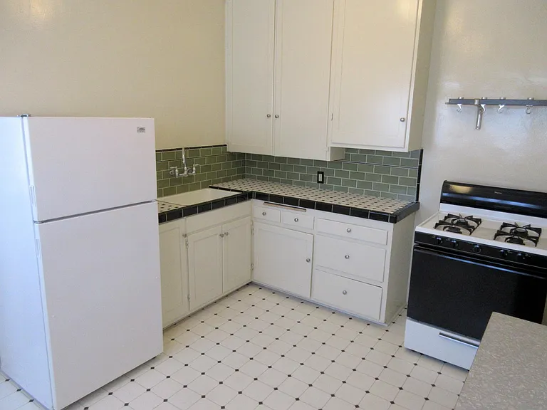 6022 W 8th St #5 — Photo 7