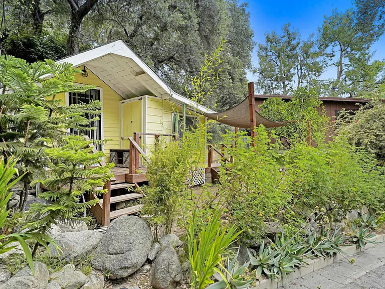 586 Los Rocas Dr — Photo 2
