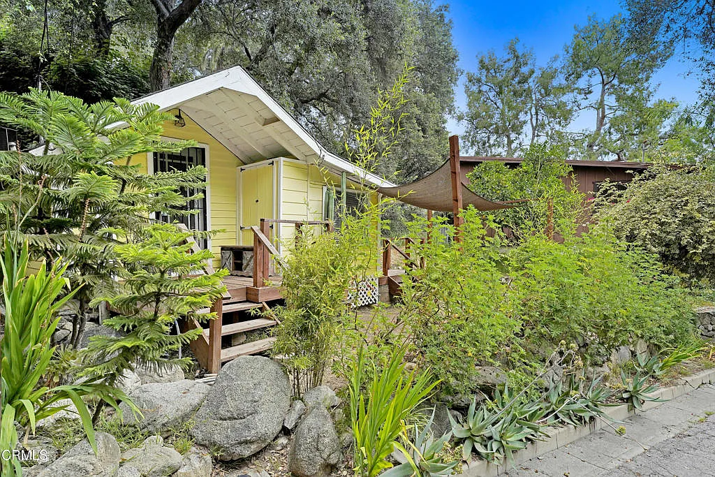 Building Photo - 586 Los Rocas Dr