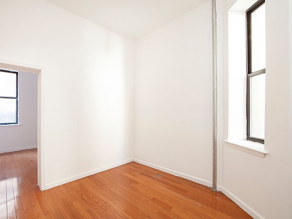 2nd image of 208 E 10th St APT 5